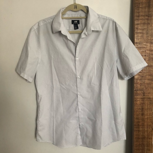 H&M mini polka dot button down - Picture 1 of 6